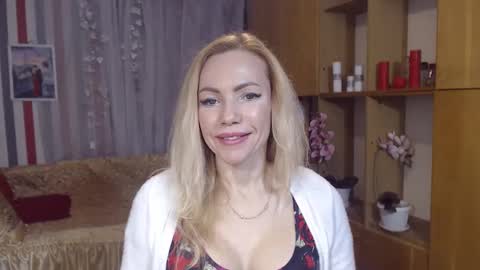 Snapshot of sweety_friend chatting on February 5, 10:01 pm Sweety friend online show from February 5, 10:01 pm