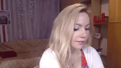 Snapshot of sweety_friend chatting on December 3, 7:44 pm Sweety friend online show from December 3, 7:44 pm