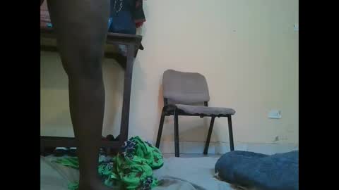 sweetyass25 online show from May 11, 9:00 am