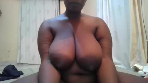 sweetyass25 online show from May 31, 6:09 pm