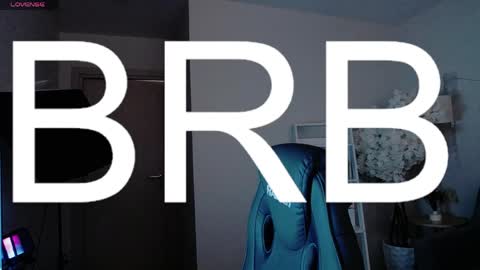 sydneysweeton online show from April 17, 11:01 am