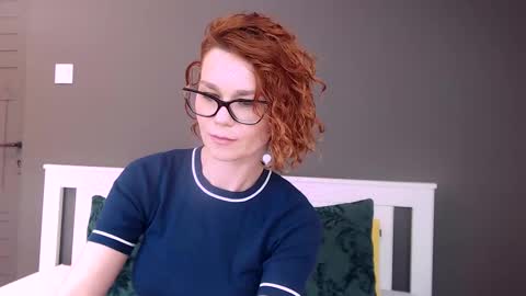 Syllenna online show from January 25, 1:10 am