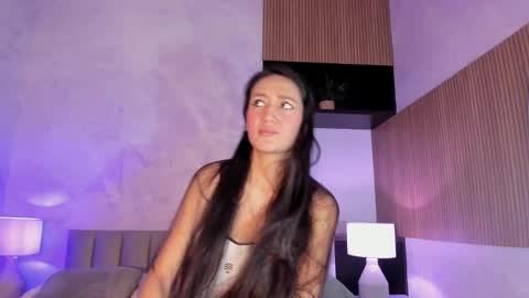 Sylvia Leos online show from December 2, 11:44 am