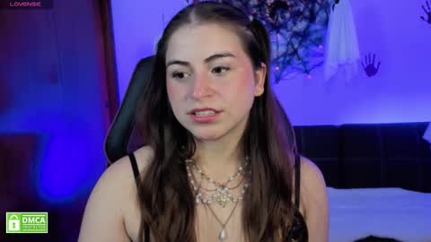 Camille Gonzalez online show from October 15, 7:55 am