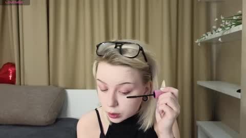 Emily online show from February 17, 5:23 pm