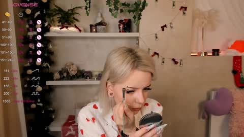 Emily online show from December 21, 5:18 pm