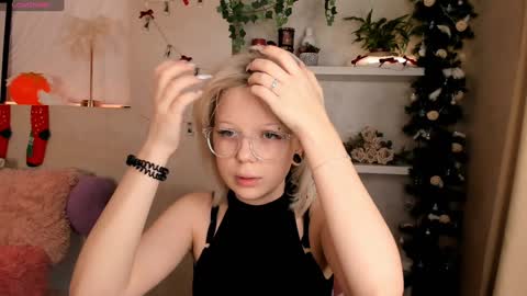 Emily online show from December 30, 5:02 pm