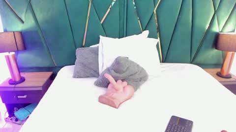 Snapshot of tamara_myller1 chatting on January 22, 12:27 pm Tamara  online show from January 22, 12:27 pm