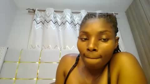 Snapshot of tamia538235 chatting on February 17, 3:47 am tamia online show from February 17, 3:47 am