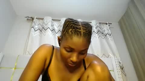 Snapshot of tamia538235 chatting on February 25, 6:33 pm tamia online show from February 25, 6:33 pm