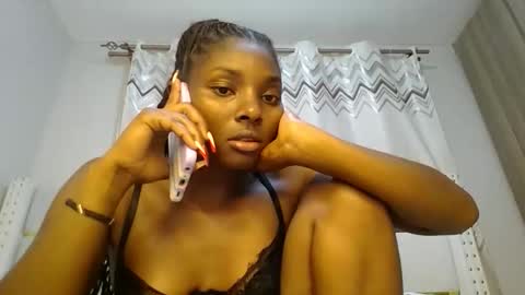 Snapshot of tamia538235 chatting on February 19, 6:43 pm tamia online show from February 19, 6:43 pm