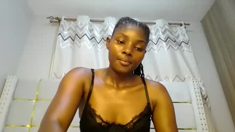 Snapshot of tamia538235 chatting on February 16, 5:37 pm tamia online show from February 16, 5:37 pm