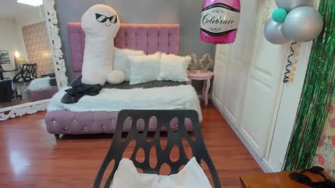 Snapshot of tammyparker_ chatting on September 28, 7:47 am Tammara  online show from September 28, 7:47 am