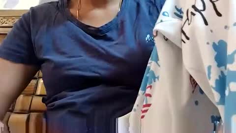 taniya_roy4628 online show from April 14, 2:33 am