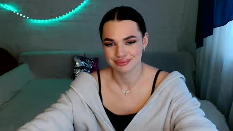 tasty_babyy online show from April 3, 1:20 pm