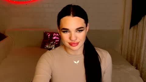 tasty_babyy online show from December 17, 2:33 pm