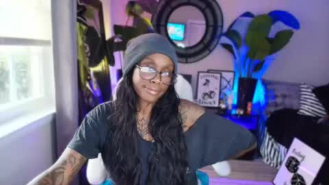 Snapshot of tatted_vixen chatting on January 5, 9:14 pm Tatted Queen online show from January 5, 9:14 pm