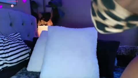 Snapshot of tatted_vixen chatting on March 2, 10:13 pm Tatted Queen online show from March 2, 10:13 pm