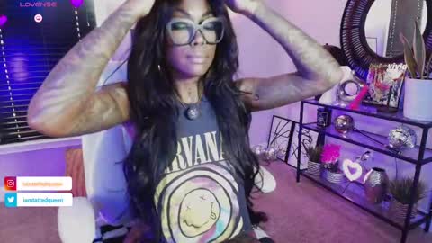 Snapshot of tatted_vixen chatting on September 22, 6:17 pm Tatted Queen online show from September 22, 6:17 pm