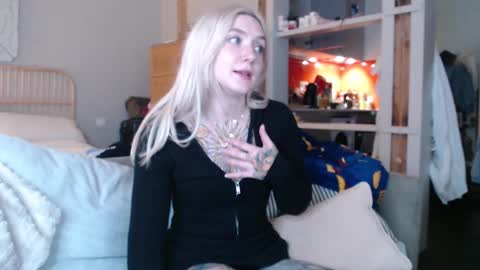 tattoobbgirl online show from February 21, 5:20 pm