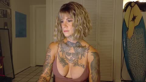 Snapshot of tattooed_natalia chatting on September 19, 10:58 am Natalia 3 online show from September 19, 10:58 am