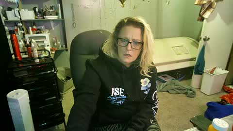 Lisa Lovely online show from February 22, 9:23 am