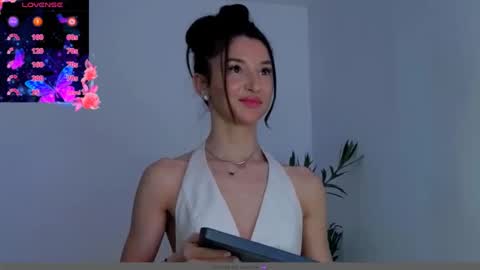 TayaKayan online show from December 13, 6:42 am