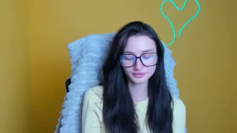 Taya online show from December 4, 12:51 pm