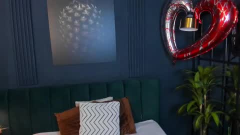 Taylor Bennet online show from March 5, 12:00 pm