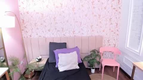 Taylor Bennet online show from February 25, 11:53 am