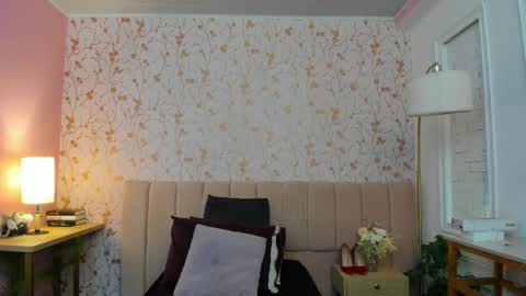 Taylor Bennet online show from February 15, 12:04 pm