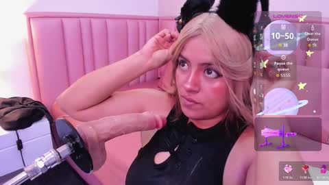 taylor_cupper_ online show from November 23, 4:15 am