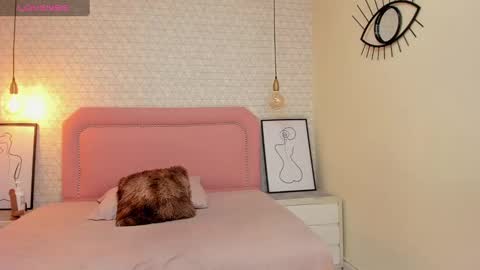 TAYLOR  online show from September 13, 4:09 am