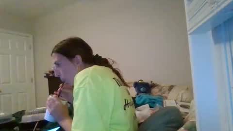 taylorslay online show from June 2, 12:33 am