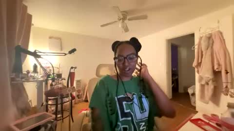 Taylor online show from August 6, 1:56 am