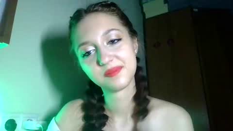 Snapshot of temptingvision chatting on March 7, 4:00 pm temptingvision online show from March 7, 4:00 pm