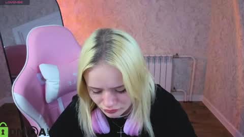 Tessa online show from April 14, 9:42 am