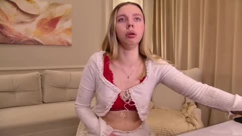 tessaadorablee online show from April 12, 8:06 am