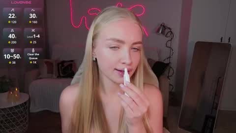 TessaHamilton online show from March 2, 7:09 pm