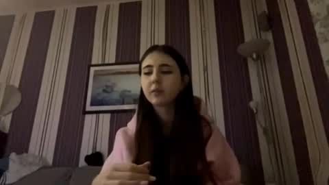 Tess online show from December 14, 8:25 pm