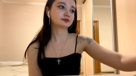 Yumi online show from February 2, 7:13 pm