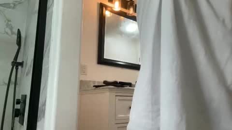 thatoneblondee online show from November 17, 9:15 pm