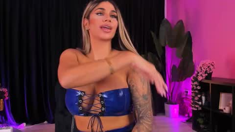 Aisha online show from November 26, 6:58 am