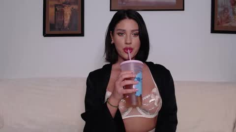 Thea online show from April 3, 8:07 pm