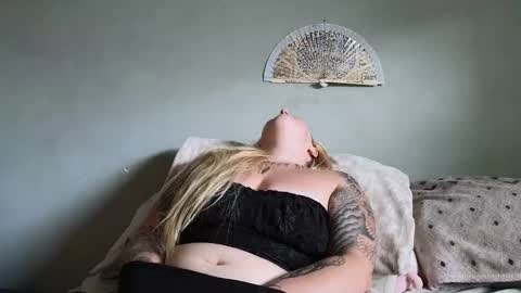 theauroramae -  online show from May 22, 11:58 pm