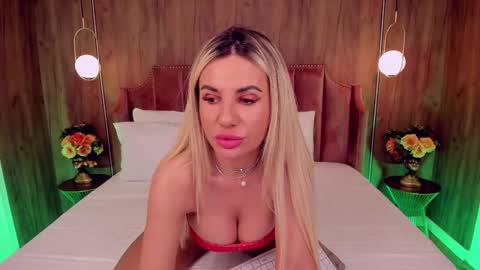 Snapshot of thebaewatch chatting on October 12, 3:42 am BaeWatch online show from October 12, 3:42 am