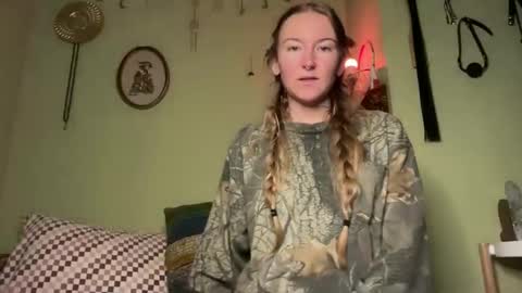 Fae online show from October 28, 9:19 pm