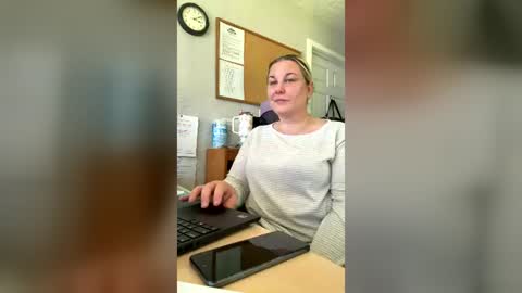 themommypeach online show from June 19, 11:08 pm