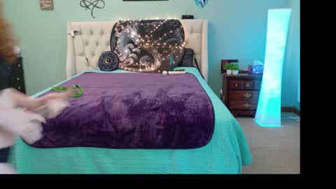 Snapshot of thesexualdragon chatting on September 19, 4:17 pm TheSexualDragon online show from September 19, 4:17 pm