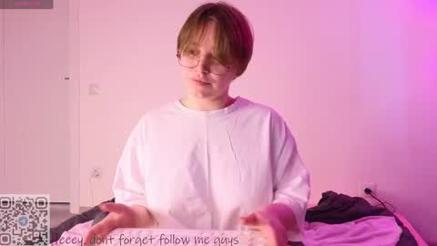 Lucia online show from April 8, 11:45 am